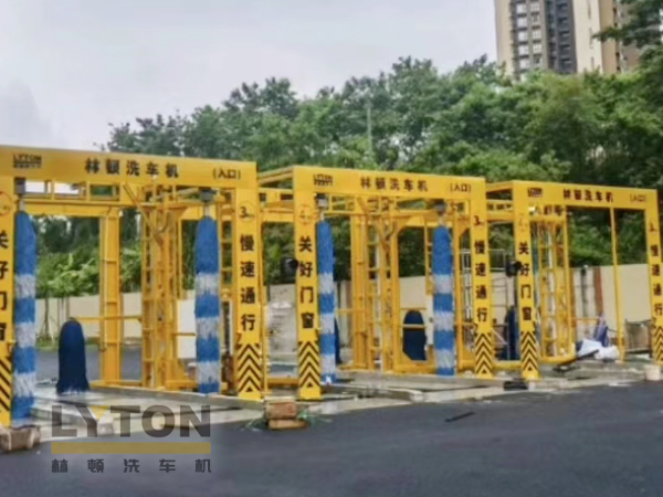 林頓大巴全自動(dòng)洗車機(jī)、大型通道式洗車機(jī)、公交車洗車機(jī)廠家、南京大巴洗車機(jī)廠家