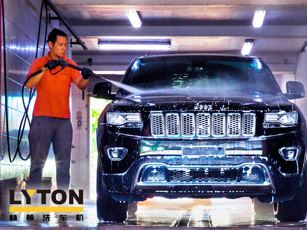 人工智能產(chǎn)業(yè)化發(fā)展時(shí)代已全面來臨！電腦洗車機(jī)設(shè)備接替人工洗車，您準(zhǔn)備好了嗎？