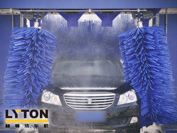 PH值中性FX002鍍膜水蠟德國配方林頓電腦洗車機專用高效干燥上光蠟，實現(xiàn)了洗車、打蠟、上光等電腦洗車機一次完成。長期使用可保持車輛鮮艷光亮，恢復(fù)鏡面效果。