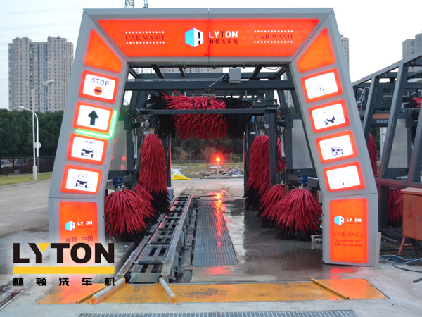 購買電腦洗車機對無序低價銷售戰(zhàn)略說NO！必然售后服務(wù)無從談起，設(shè)備問題不斷，車主體驗度差...