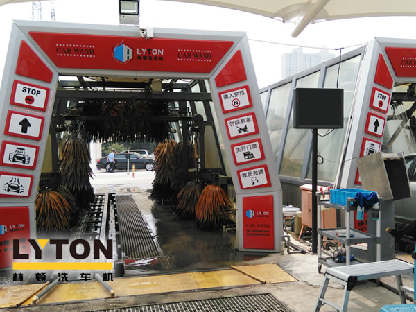 炎炎夏日，車廂如烤爐一般，夏季該怎么洗車？林頓電腦洗車機(jī)告訴您！夏季正確洗車“姿勢(shì)”！