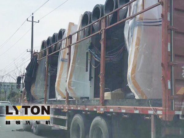 林頓電腦洗車機聚焦運營、優(yōu)化結(jié)構(gòu)、提質(zhì)增效。疫情之后公司業(yè)務(wù)穩(wěn)步有序開展！龍門機兩臺裝車待發(fā)，目的地上海！