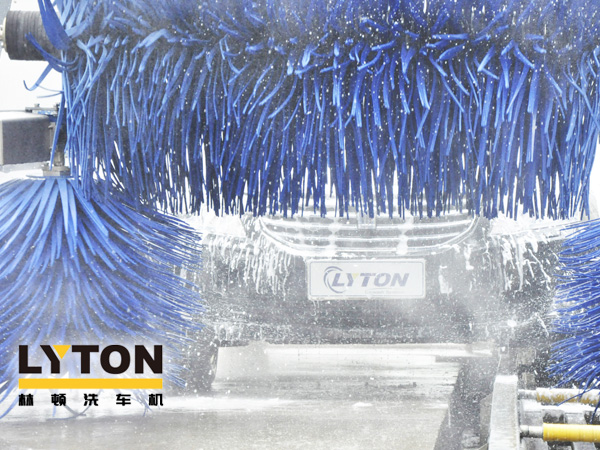 伴隨著ZG經(jīng)濟(jì)飛速發(fā)展，汽車高速普及！全自動洗車機(jī)越來越被廣大車友垂愛