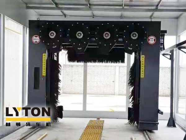 享受加油站全自動(dòng)洗車(chē)機(jī)免費(fèi)洗車(chē)過(guò)程中愛(ài)車(chē)勿熄火的原因看這里！