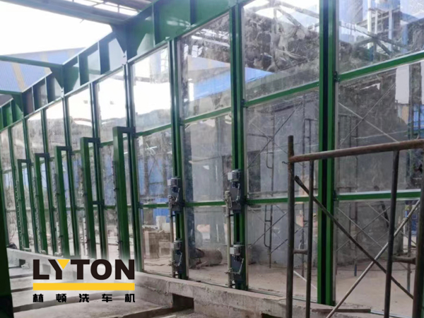 全自動洗車機安裝場所之加油站!提升油站高品質服務的企業(yè)形象，有利于口碑傳播！